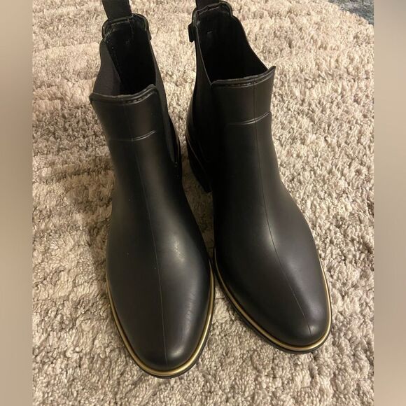 NWOB Kate Spade Sedgewick Rain Boots water resistant Round Toe heels Sz 7 black - Picture 6 of 10